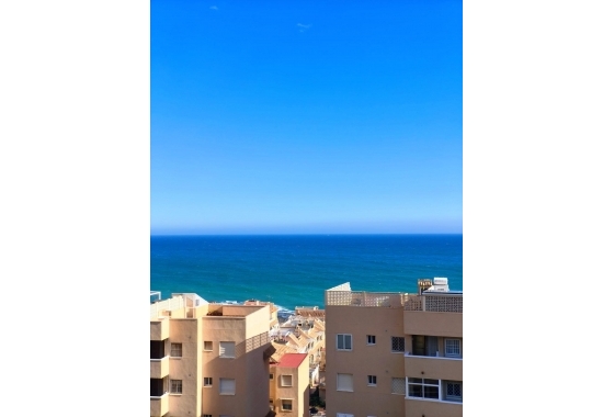 Resale - Apartment / flat - Torrevieja - Cabo Cervera