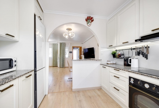 Resale - Townhouse - Torrevieja - aguas nuevas