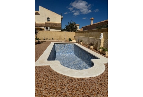 Resale - Villa - Orihuela Costa - Costa Blanca