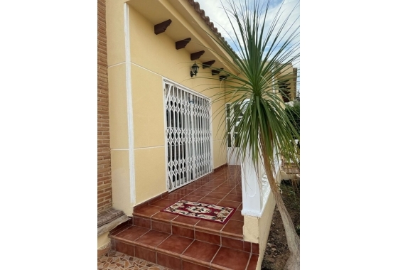 Resale - Villa - Orihuela Costa - Costa Blanca