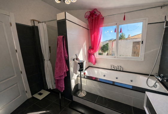 Resale - Villa - Castalla - Costa Blanca