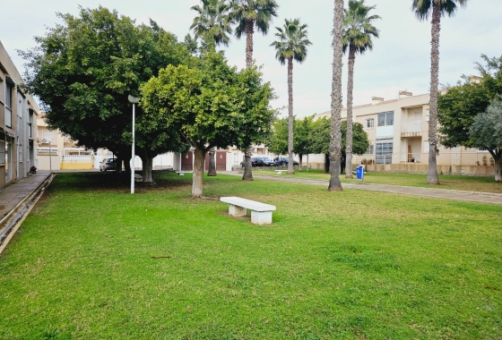 Resale - Townhouse - Torrevieja - Aguas Nuevas 1