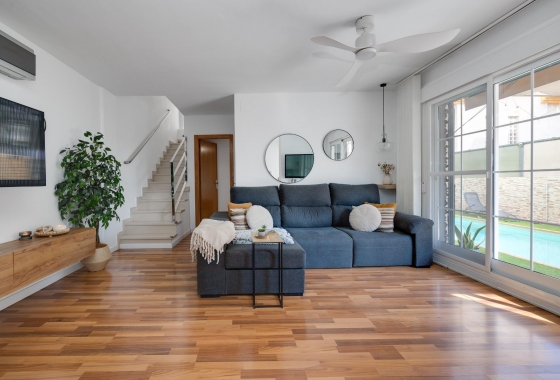 Перепродажа - Вилла - Los Montesinos - La Herrada