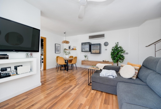 Перепродажа - Вилла - Los Montesinos - La Herrada