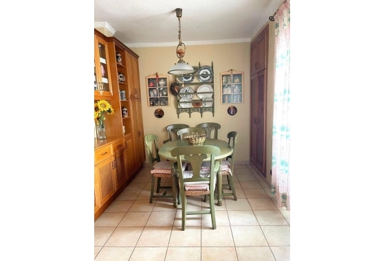 Resale - Apartment / flat - Torrevieja - Estacion De Autobuses