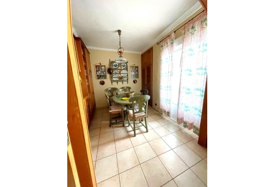 Resale - Apartment / flat - Torrevieja - Estacion De Autobuses