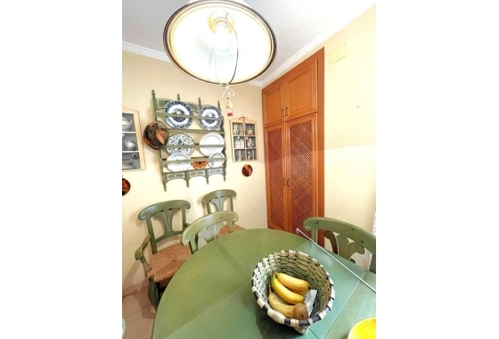 Resale - Apartment / flat - Torrevieja - Estacion De Autobuses