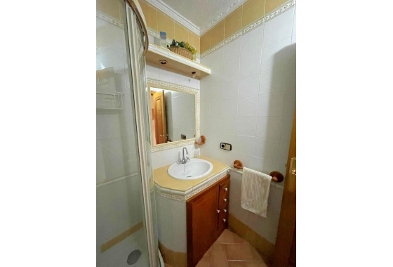 Resale - Apartment / flat - Torrevieja - Estacion De Autobuses