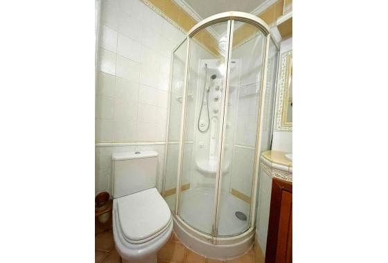 Resale - Apartment / flat - Torrevieja - Estacion De Autobuses