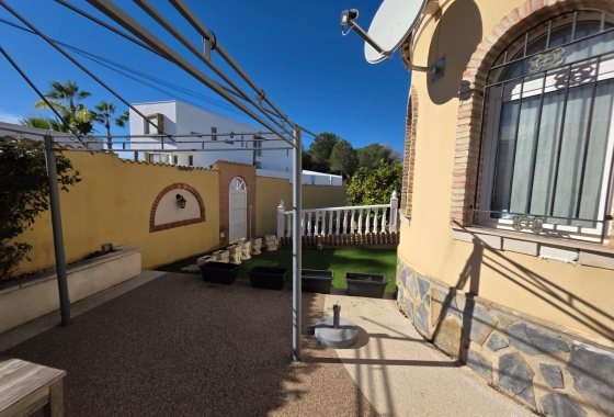 Resale - Villa - Orihuela Costa - Villamartín-las Filipinas
