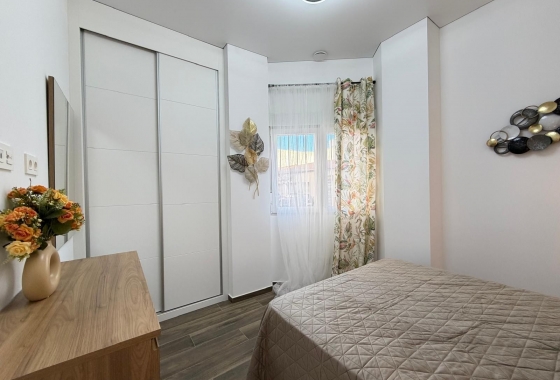 Resale - Apartment / flat - Torrevieja - Centro