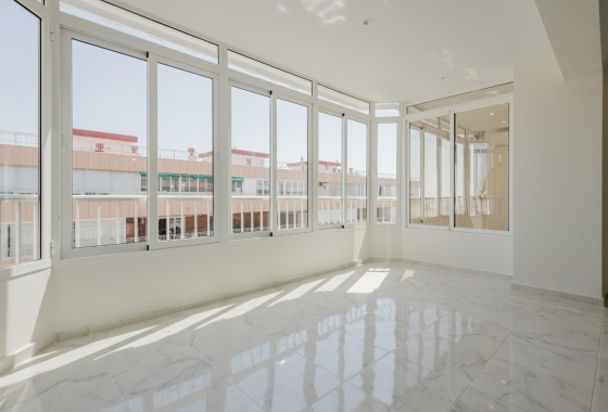 Resale - Apartment / flat - Torrevieja - Costa Blanca
