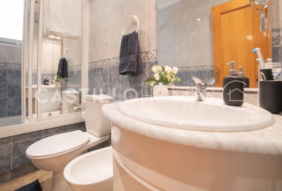 Resale - Apartment / flat - Torrevieja - Centro