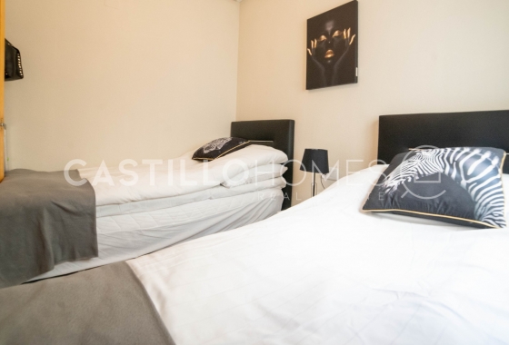 Resale - Apartment / flat - Torrevieja - Centro