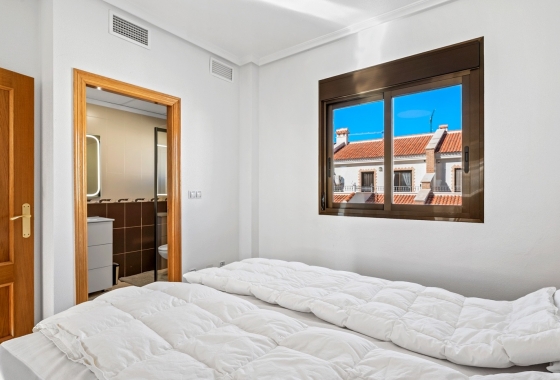 Resale - Townhouse - San Miguel de Salinas - Inland