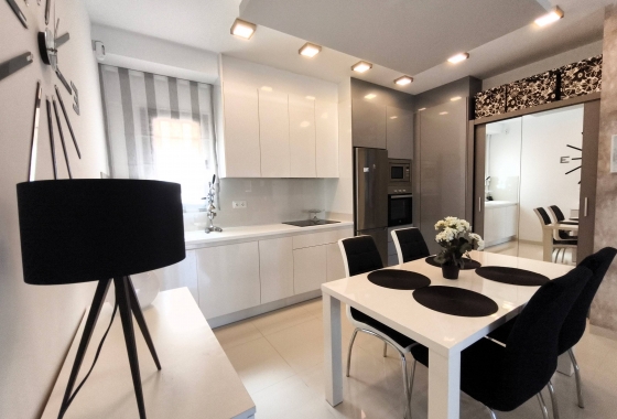 Resale - Apartment / flat - Pilar de la Horadada - La Torre De La Horadada