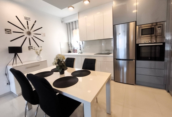 Resale - Apartment / flat - Pilar de la Horadada - La Torre De La Horadada