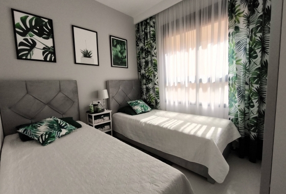 Resale - Apartment / flat - Pilar de la Horadada - La Torre De La Horadada