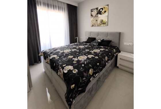 Resale - Apartment / flat - Pilar de la Horadada - La Torre De La Horadada