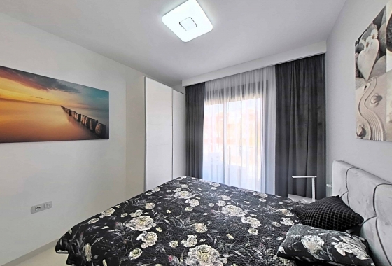 Resale - Apartment / flat - Pilar de la Horadada - La Torre De La Horadada