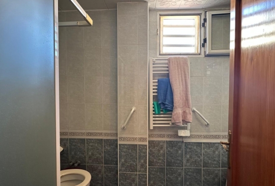 Resale - Apartment / flat - Torrevieja - Estacion De Autobuses