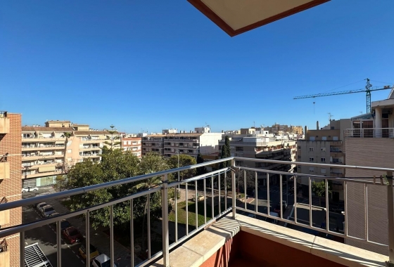 Resale - Apartment / flat - Torrevieja - Estacion De Autobuses