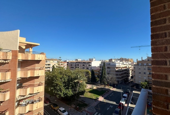 Resale - Apartment / flat - Torrevieja - Estacion De Autobuses
