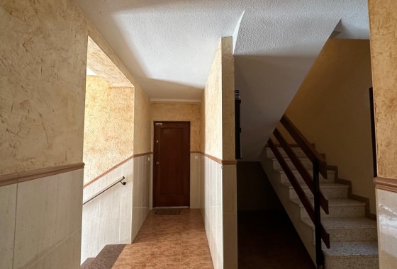 Resale - Apartment / flat - Torrevieja - Estacion De Autobuses