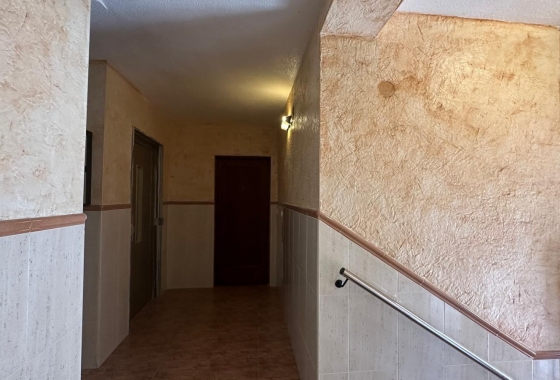 Resale - Apartment / flat - Torrevieja - Estacion De Autobuses