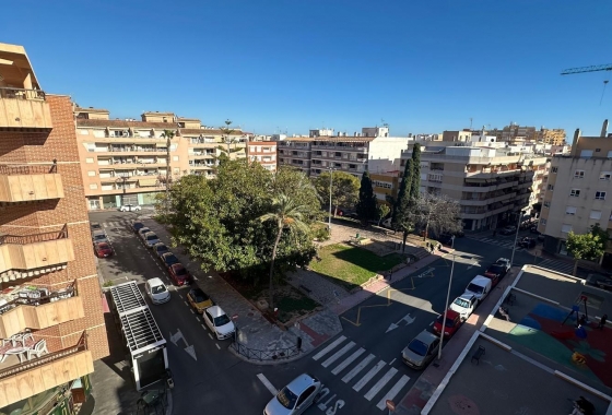 Resale - Apartment / flat - Torrevieja - Estacion De Autobuses