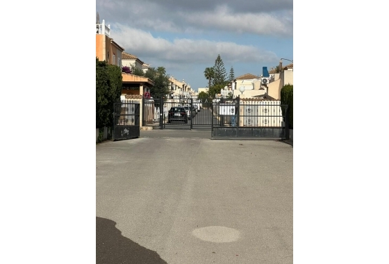 Wiederverkauf - Villa - Orihuela Costa - Playa Flamenca