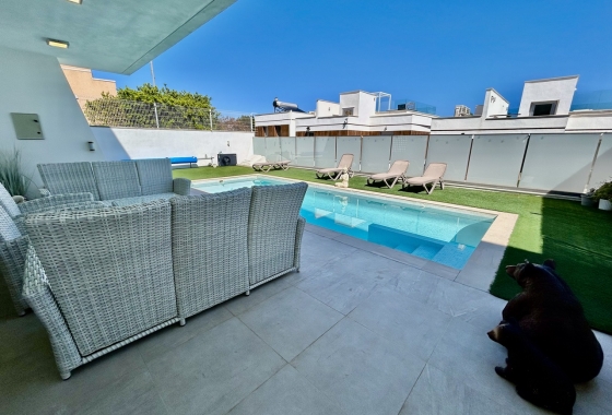 Återförsäljning - Villa - Orihuela Costa - Costa Blanca