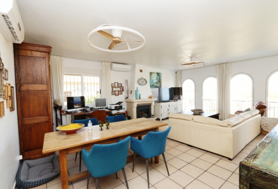 Återförsäljning - Villa - La Nucía - Costa Blanca