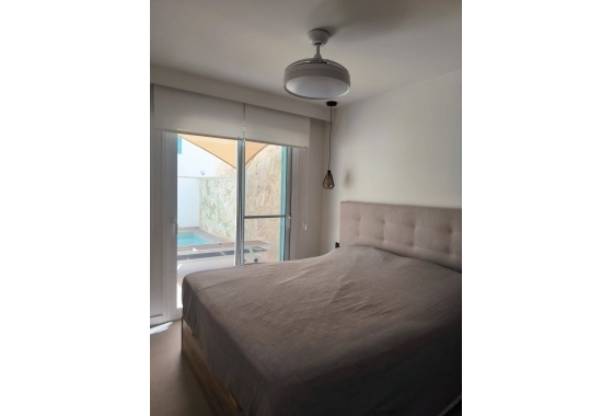 Resale - Bungalow - Pilar de la Horadada - El Mojón