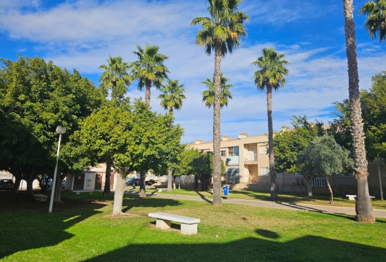 Resale - Townhouse - Torrevieja - Aguas Nuevas 1