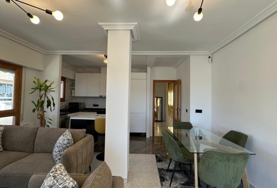 Resale - Apartment / flat - Torrevieja - Centro