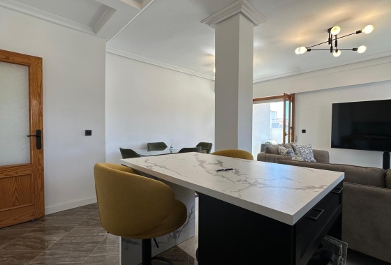 Resale - Apartment / flat - Torrevieja - Centro