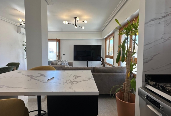 Resale - Apartment / flat - Torrevieja - Centro