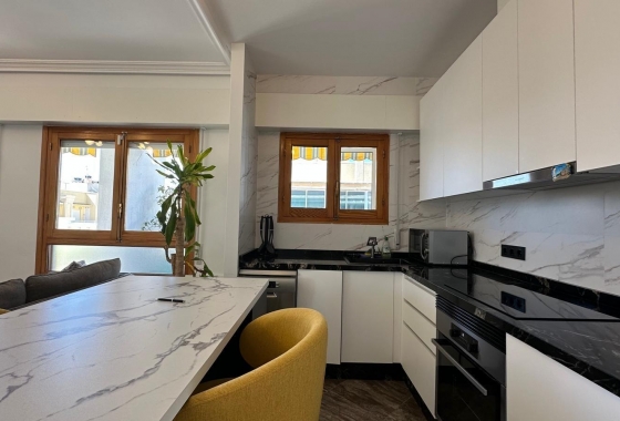 Resale - Apartment / flat - Torrevieja - Centro