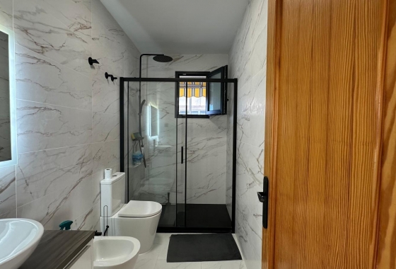 Resale - Apartment / flat - Torrevieja - Centro