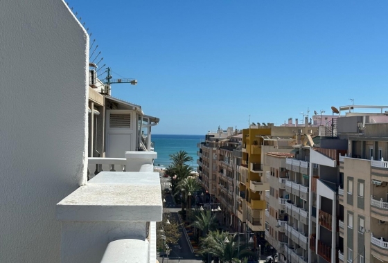 Resale - Apartment / flat - Torrevieja - Centro