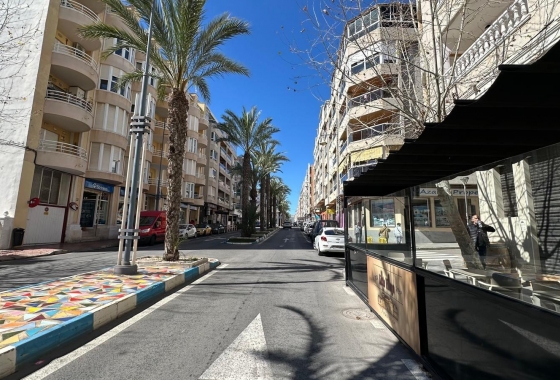 Resale - Apartment / flat - Torrevieja - Centro
