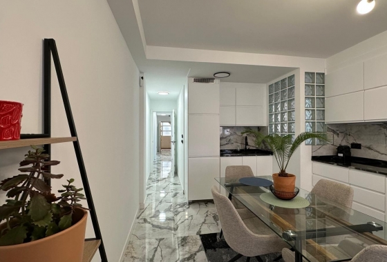 Resale - Apartment / flat - Torrevieja - Playa del Cura