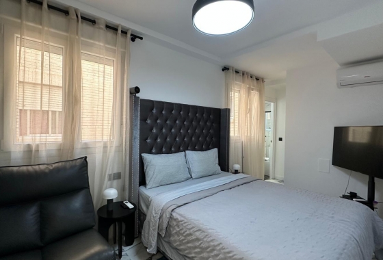 Resale - Apartment / flat - Torrevieja - Playa del Cura