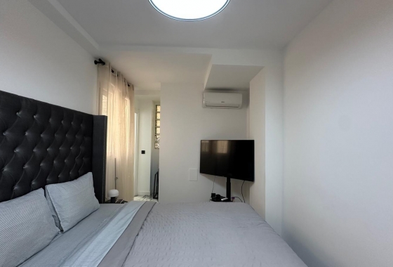 Resale - Apartment / flat - Torrevieja - Playa del Cura