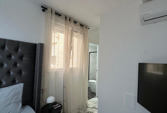 Resale - Apartment / flat - Torrevieja - Playa del Cura