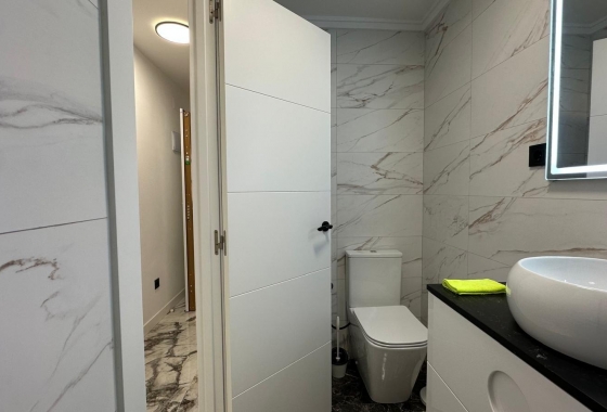 Resale - Apartment / flat - Torrevieja - Playa del Cura