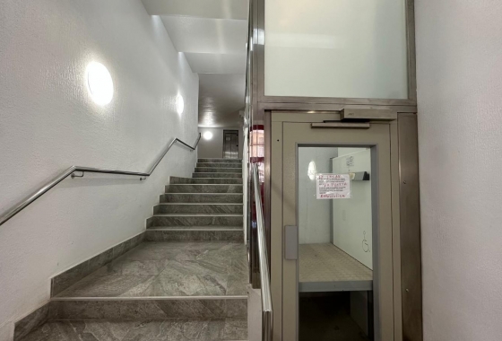 Resale - Apartment / flat - Torrevieja - Playa del Cura