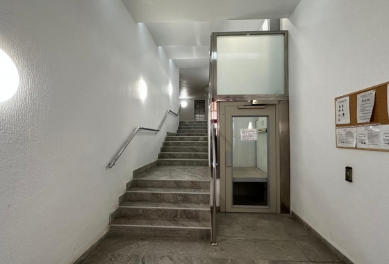 Resale - Apartment / flat - Torrevieja - Playa del Cura