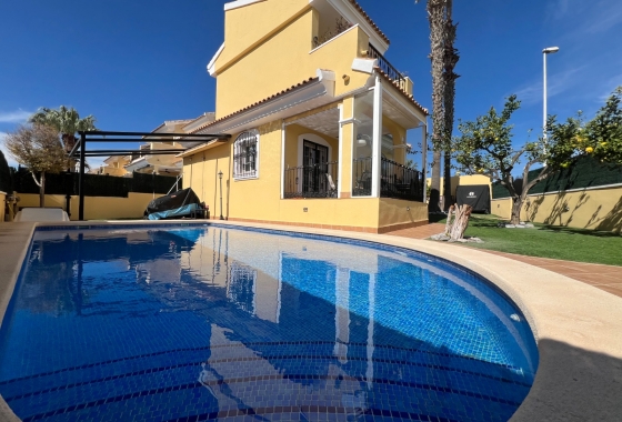 Resale - Villa - Orihuela Costa - Costa Blanca